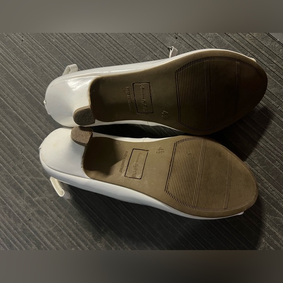 Worn Only Once! American Eagle Outfitters Girl's White Peep Toe Heels - Picture 4 of 4